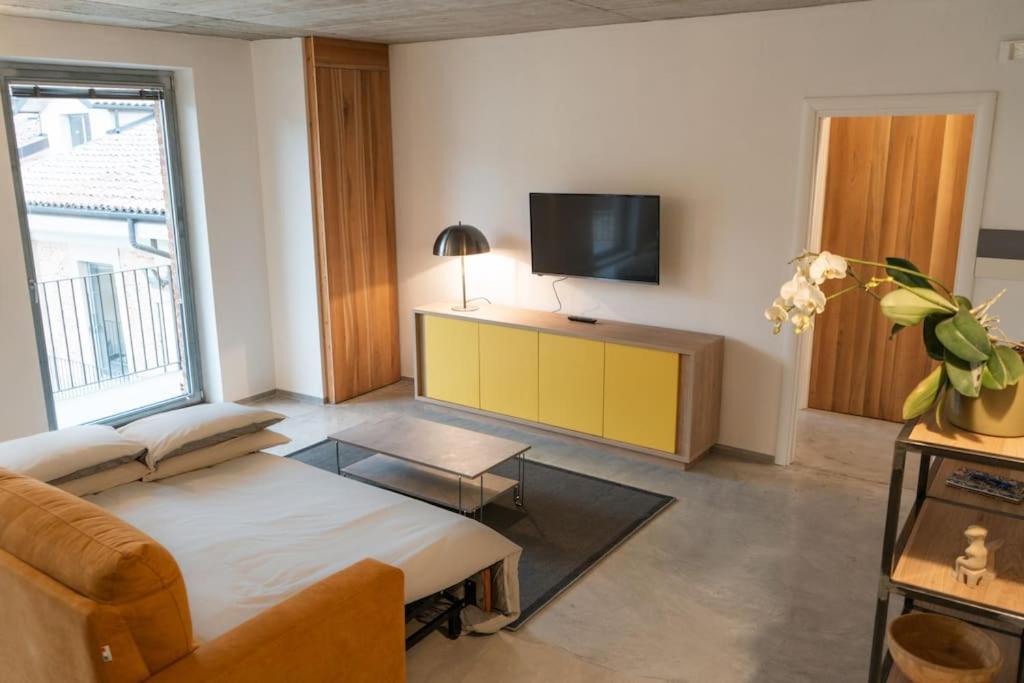 Апартаменты Centro Storico Recinto Dei Nobili 4-Private Parking Асти Экстерьер фото